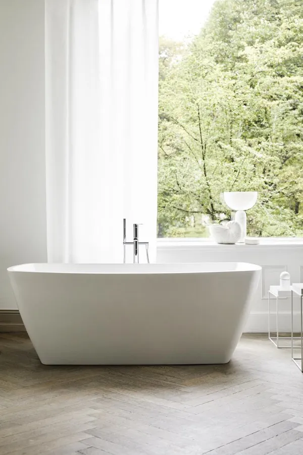 Neue Wohnlichkeit mit der Bade-Lounge, hier Modell Pure