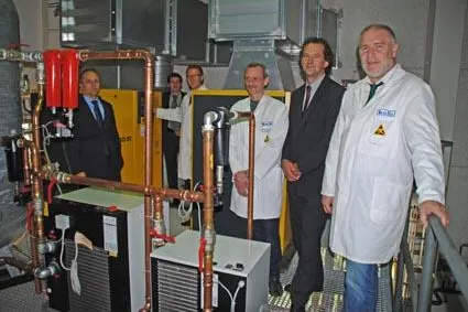 Energie sparen, Arbeitsplätze sichern und Betrieb festigen Bild: Energie sparen, Arbeitsplätze sichern und Betrieb festigen