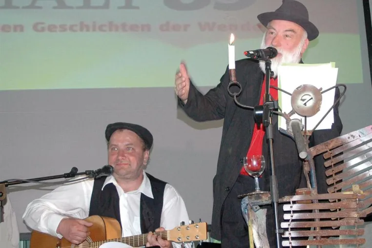 Bild: LeseKonzert „Ansichten zu Ansichten – Nichtvergebliche Aktion“ in der Mensa der Hochschule Harz (FH)