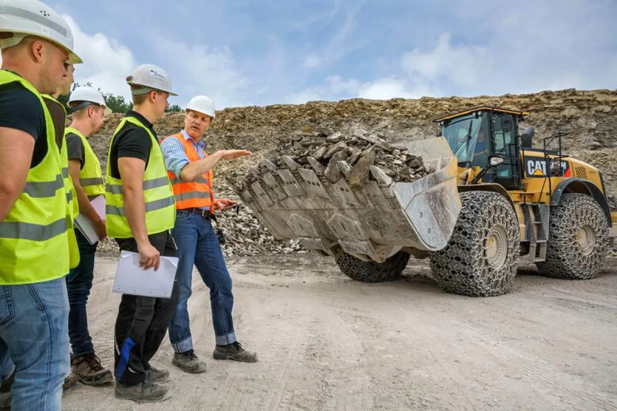 Studium „on the rocks“: Der neue Master-Studiengang „Mineral Resource and Process Engineering” bereitet bestens auf führende Tätigkeiten im Rohstoffsektor vor. (© THGA)