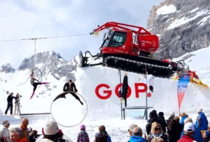 GOP-Varieté im Schnee auf der Zugspitze Bild: GOP-Varieté im Schnee auf der Zugspitze