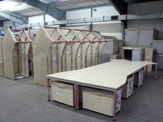 Bild: Kostengünstige und schnelle Büromöbel-Lösungen für kleine bis große Unternehmen