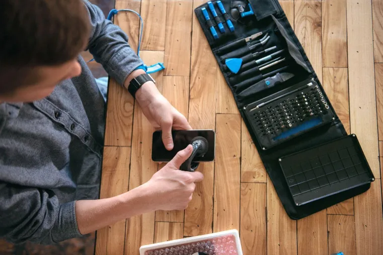 Für mehr Reparierbarkeit: iFixit startet globales Beratungsangebot für Hersteller Bild: Für mehr Reparierbarkeit: iFixit startet globales Beratungsangebot für Hersteller