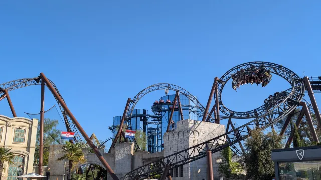 Neues Online-Feature zeigt aktuelle Wartezeiten aller Europa-Park-Attraktionen im Fünf-Minuten-Takt Bild: Neues Online-Feature zeigt aktuelle Wartezeiten aller Europa-Park-Attraktionen im Fünf-Minuten-Takt