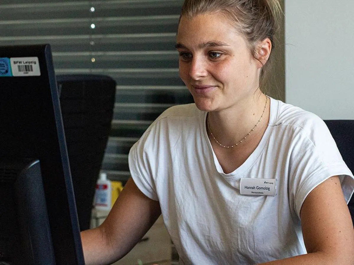 Psychologiestudentin Hannah Gomolzig führt eine Studie zur psychischen Gesundheit durch © BFW Lpz