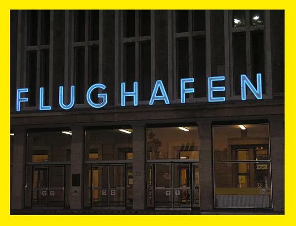 Kundgebung des Aktionsbündnisses be4-tempelhof.de am Flughafen Tempelhof Bild: Kundgebung des Aktionsbündnisses be4-tempelhof.de am Flughafen Tempelhof