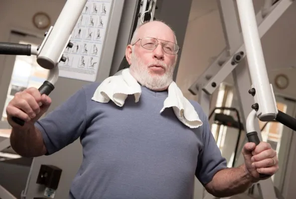 Bild: Fit im Alter: Erstes deutsches Fitnessstudio mit dem neuen Seniorensiegel Fitness ausgezeichnet