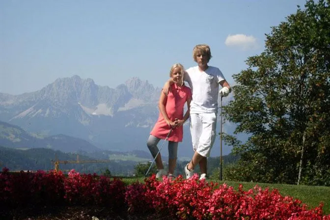 St. Moritz ruft und Green-Vieh kommt Bild: St. Moritz ruft und Green-Vieh kommt