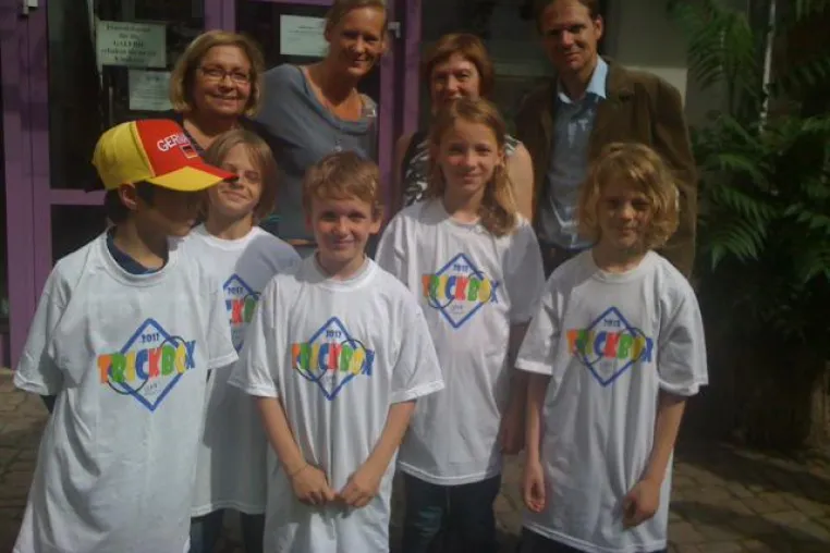 Trickfilmprojekte zum Fairen Handel – Auszeichnung für Trickfilm von Grundschülern der Grundschule Scheidt Bild: Trickfilmprojekte zum Fairen Handel – Auszeichnung für Trickfilm von Grundschülern der Grundschule Scheidt