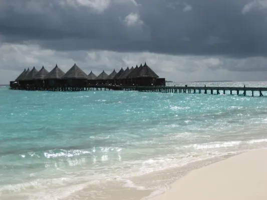 Bild: Bizarre Wüstenlandschaften und faszinierende Unterwasserwelten: Kombi-Reise nach Dubai und auf die Malediven