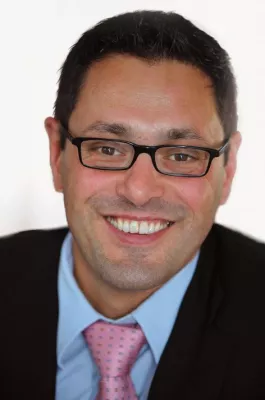 Bild: Olaf Hütten gründet Kommunikationsberatung