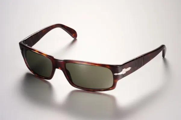 Bild: Der neue James Bond trägt Persol-Sonnenbrillen