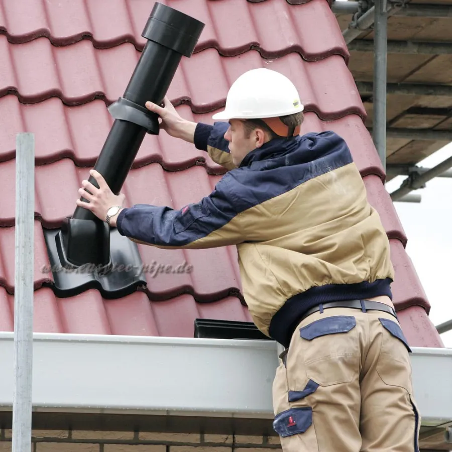 Easytec Dachdurchführung für Dunstabzugshauben zur einfachen Montage auf Schräg- oder Flachdach.