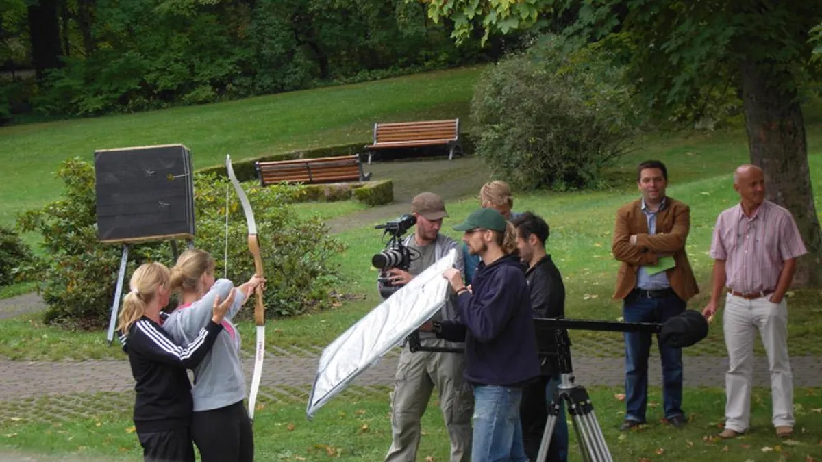 Das Filmteam während der dreitägigen Dreharbeiten auf dem Burg-Gelände.