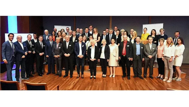 Bild: Initiative GESUNDE UNTERNEHMEN vergibt Bundespreis „Deutschlands Aktivste Unternehmen 2017“ in Berlin