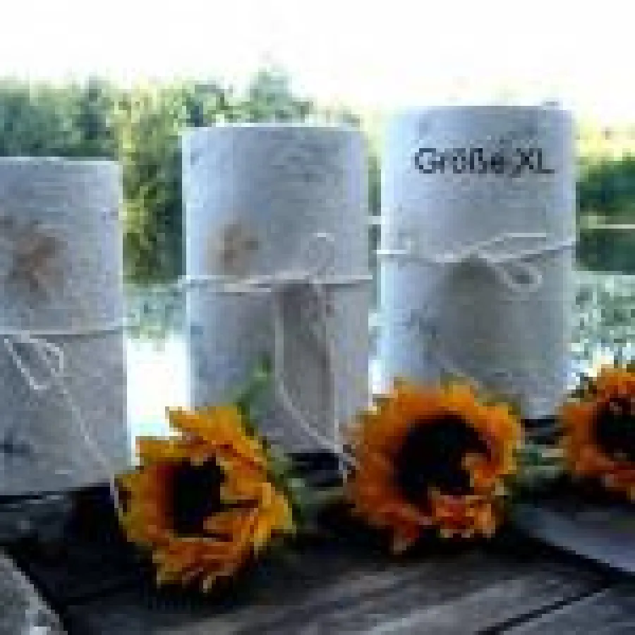 Blütentiersärge aus handgeschöpftem Papier