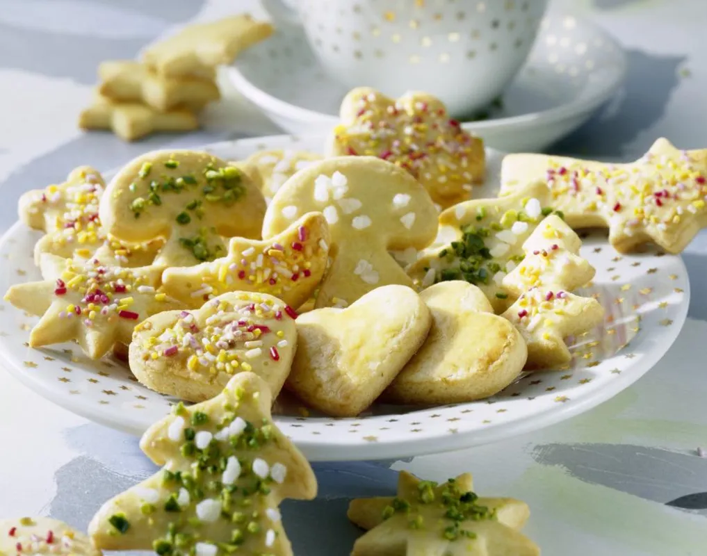 Den vollen Geschmack erhalten Butterplätzchen nur, wenn die Weihnachtsbäcker zu feiner Butter greifen. Bildquelle:LVBM
