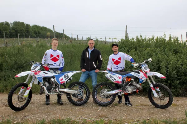 Bild: Willi Schüler GmbH präsentiert das Oelluxx24 Racing Team 2019