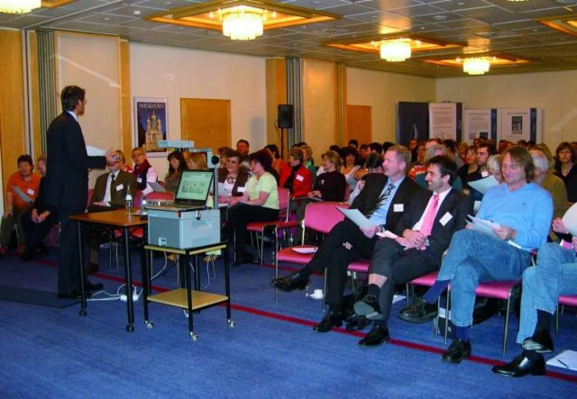 Prof. Dr. Frank Hänsel referierte zu wissenschaftlichen Erkenntnissen aus der Psycholgie und deren Bedeutung für die Rückenschule.
