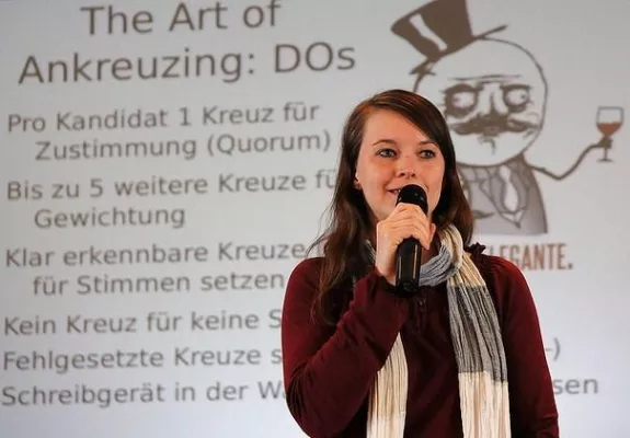 Bild: Piratenpartei Hessen: Oranger Rauch aufgestiegen