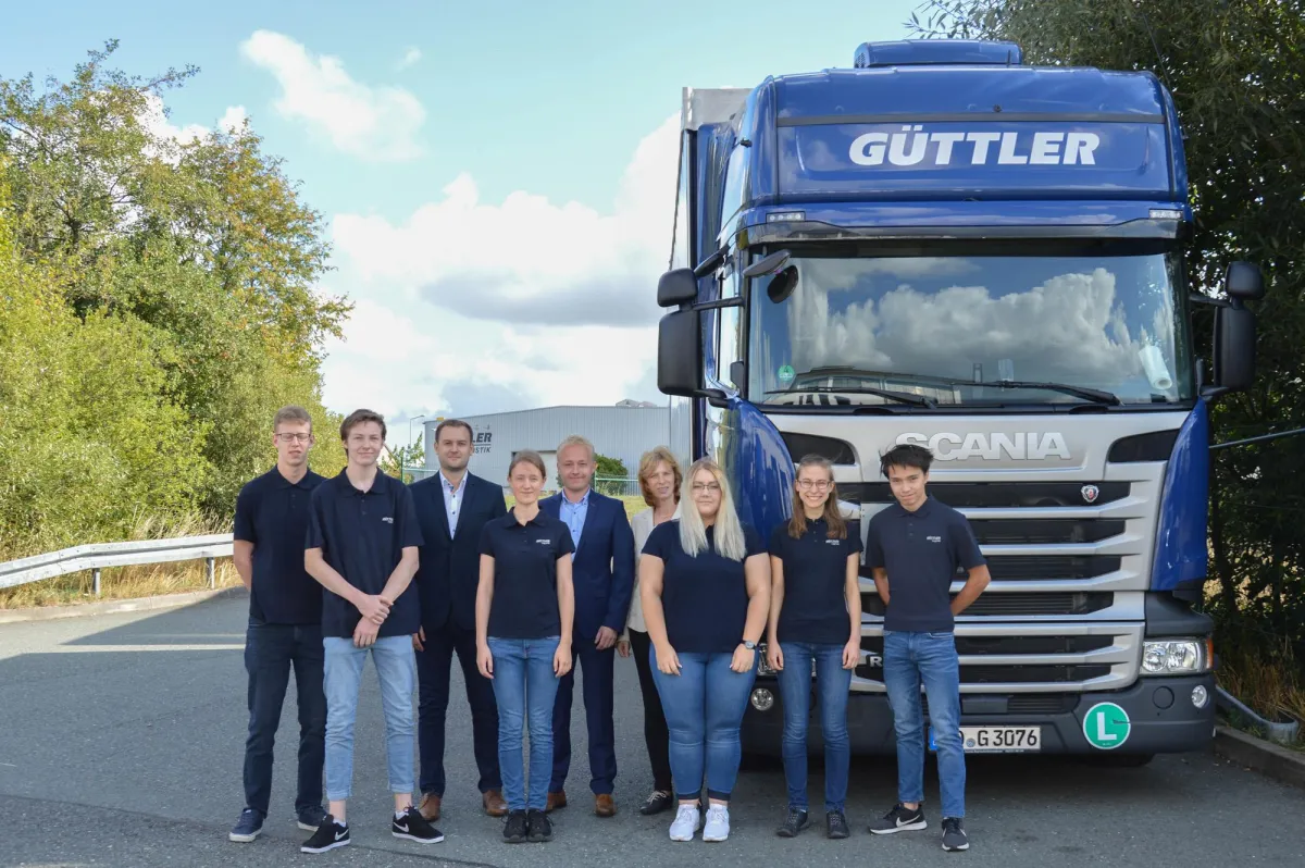 Sechs Auszubildende verstärken in diesem Jahr das Team der Güttler Logistik GmbH. (Foto: Güttler)
