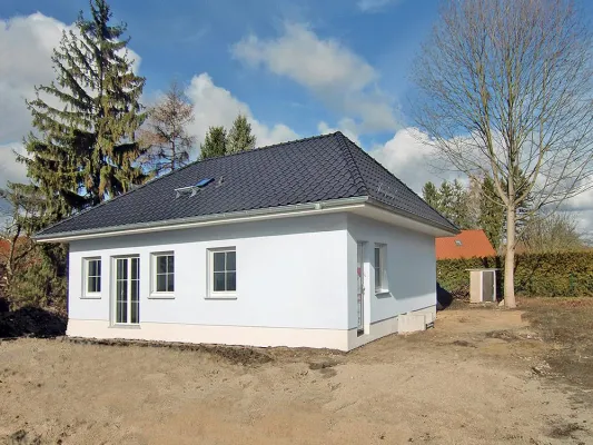 Bild: Zwei Bungalows für unterschiedliche Lebensentwürfe | Hausbesichtigungen