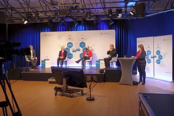 Bild: Bildungsforum Mittelhessen: „Digitale Bildung gelingt mit Herz und Fantasie“ 