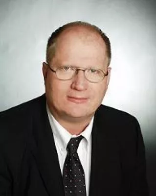 Neuer Chefarzt der Inneren Medizin und Kardiologie an der Rheingau-Taunus-Klinik Bild: Neuer Chefarzt der Inneren Medizin und Kardiologie an der Rheingau-Taunus-Klinik