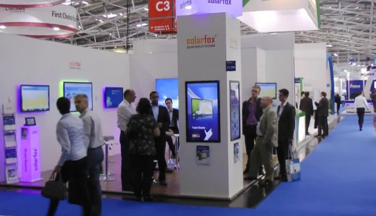 Bild: Solarfox® präsentiert neuen Solar-Display auf Intersolar 2012