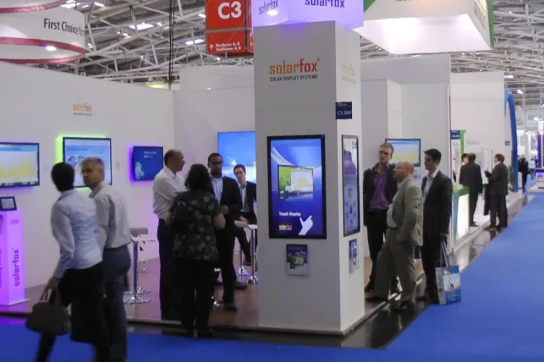 Solarfox® präsentiert neuen Solar-Display auf Intersolar 2012 Bild: Solarfox® präsentiert neuen Solar-Display auf Intersolar 2012
