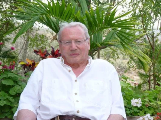 Bild: B.A.U.M Umweltpreis für Paul Greineder - Geschäftsführer Pharmos Natur.