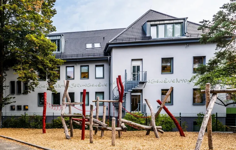 Bild: Steuern und Mietvertrag im Klassenzimmer: Erste Schule in Berlin erlebt „Zukunftstag"