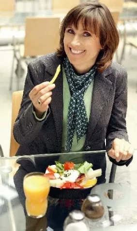 Bild: Clever essen in der Kantine - So gelingt der schlanke Start ins Frühjahr