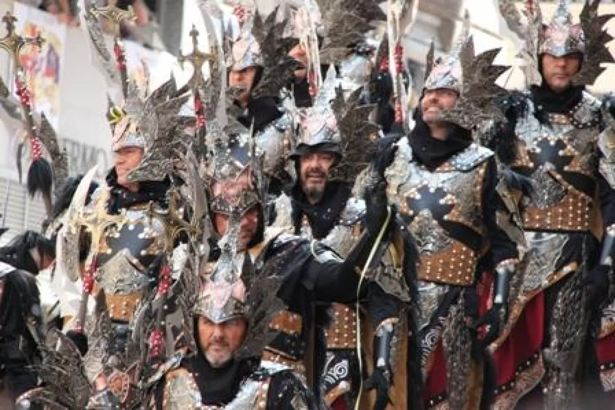 Spanisch Sprachschüler besuchen das Fest der Mauren und Christen in Alcoy