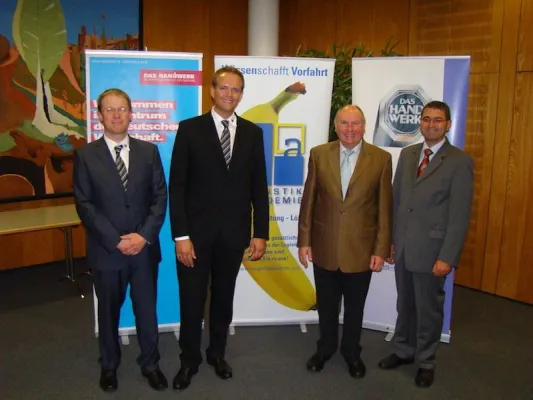 Bild: Logistik Akademie Janz und Kreishandwerkerschaft Ulm unterstützen Handwerksbetriebe