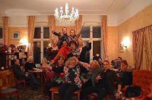 Bild: Kult Hotel Auberge wird zur Bühne für die Stars