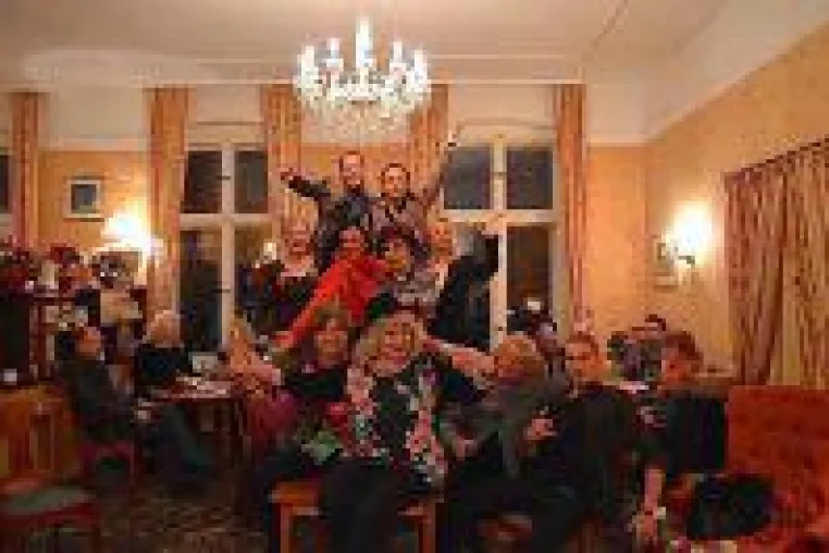 Bild: Kult Hotel Auberge wird zur Bühne für die Stars