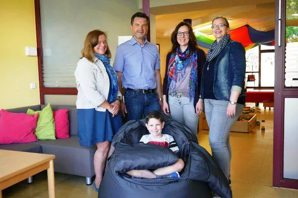 Bild: Malerbetrieb Locher spendet 1.000 Euro an die Stiftung Liebenau