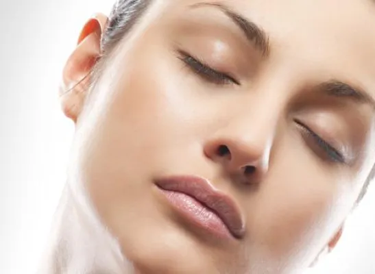 Bild: A.S.THETICS Dr. Adam Stanek: Augenbrauenlift & Stirnlift – Für eine vitalere und jugendlichere Ausstrahlung!