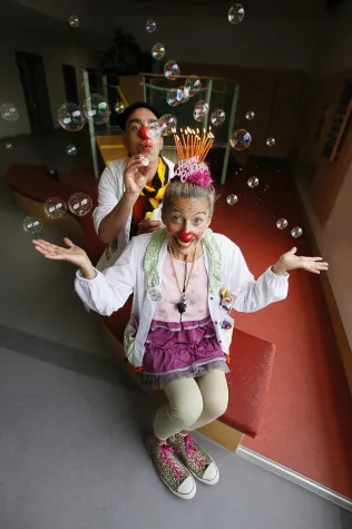 20 Jahre KlinikClowns: Benefiz-Geburtstagsgala Bild: 20 Jahre KlinikClowns: Benefiz-Geburtstagsgala