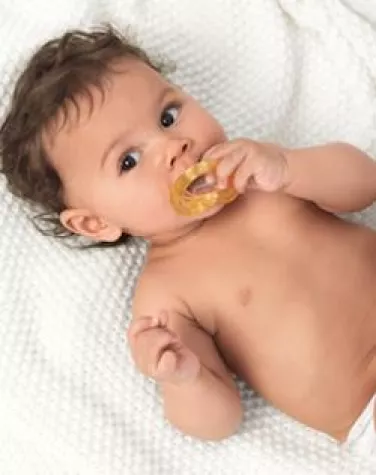 VON DENTALPROFIS - FÜR BABYS: Hang Loose - die Schnuller-Revolution von CURAPROX Baby Bild: VON DENTALPROFIS - FÜR BABYS: Hang Loose - die Schnuller-Revolution von CURAPROX Baby