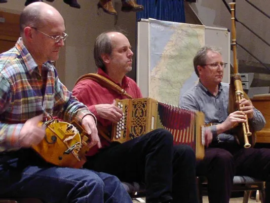 Bild: Folk- und Bordunmusik auf Burg Fürsteneck - Die Fürstenecker Bordunale