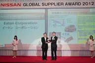 Eaton erhält für seine Kompressor-Technologie den „Global Innovation Award“ von Nissan Bild: Eaton erhält für seine Kompressor-Technologie den „Global Innovation Award“ von Nissan
