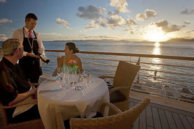 Bild: Mit dem SeaDream Yacht Club zum Weinexperten auf hoher See