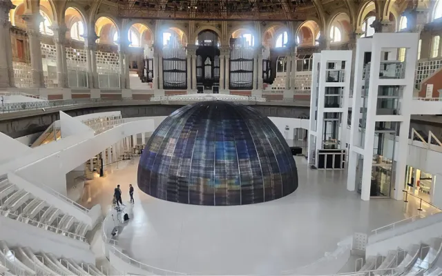 Bild: Kunst unter der Kuppel – hms design solutions baut Hülle für ein elektronisches Stonehenge