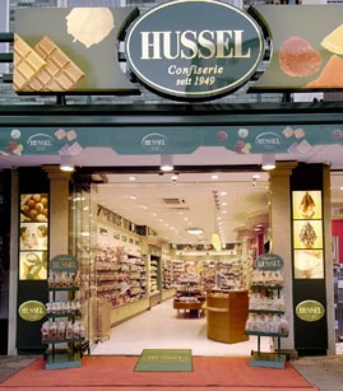 Eine von 221 Hussel-Filialen, deren Waren prismA disponiert.