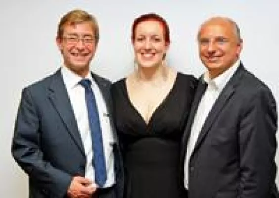 Bild: 14. Accor Azubi Award: Siegertreppchen für das ibis Düsseldorf Hauptbahnhof