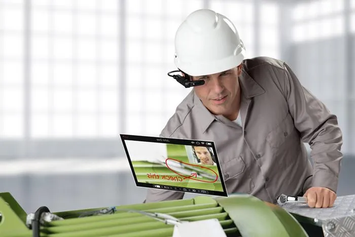 Bild: Ubimax Frontline auf erster Windows 10 Datenbrille Ubimax and Toshiba erweitern AR-Enterprise Markt
