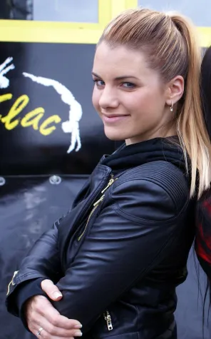 Bild: Jubiläum mit Nervenkitzel: Flic Flac feiert 10 Jahre X-Mas-Show