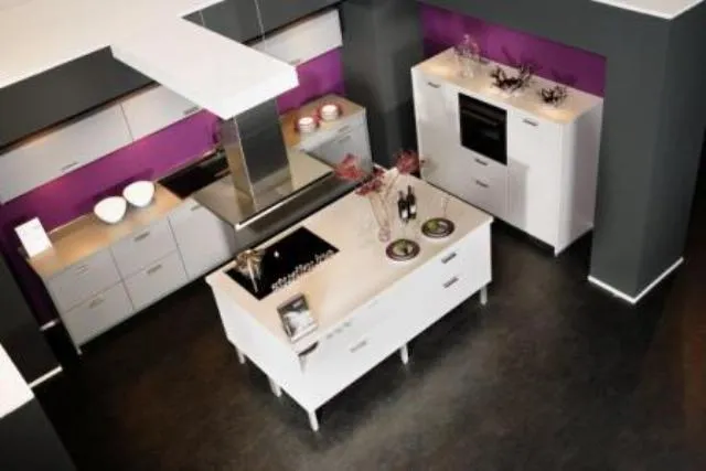 Bild: Die neue ALNO-Küchenwelt setzt auf Windmöller Flooring Bodenbeläge